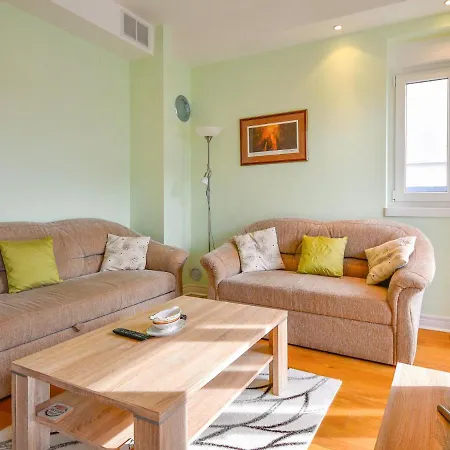 Dom wakacyjny Holiday Luxhome