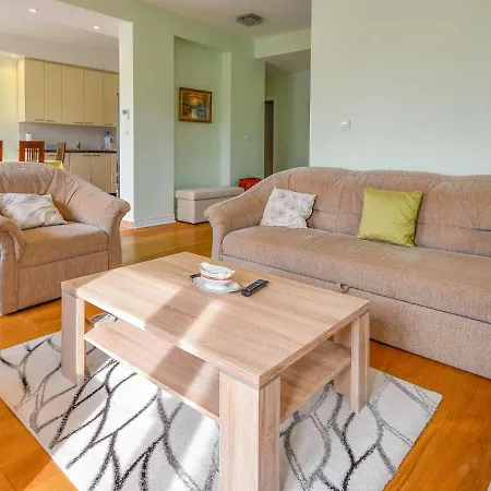 Dom wakacyjny Holiday Luxhome *