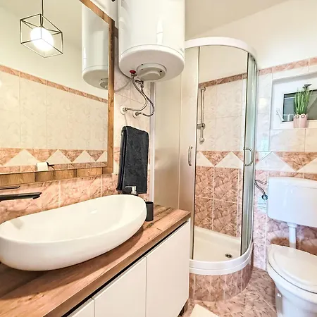 Karlo By Interhome * Posedarje