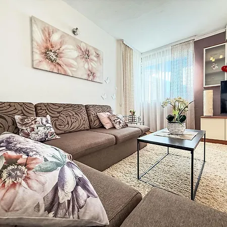 Karlo By Interhome * Posedarje