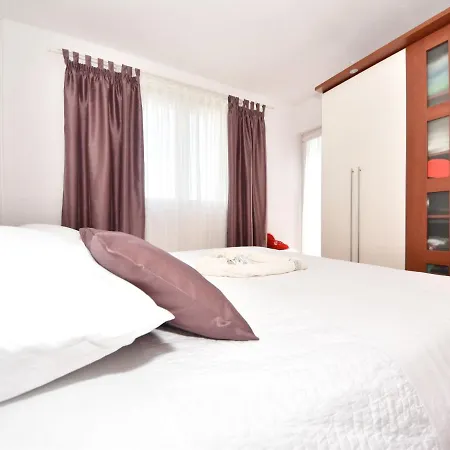 Holiday home Karlo By Interhome Posedarje