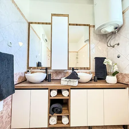Karlo By Interhome